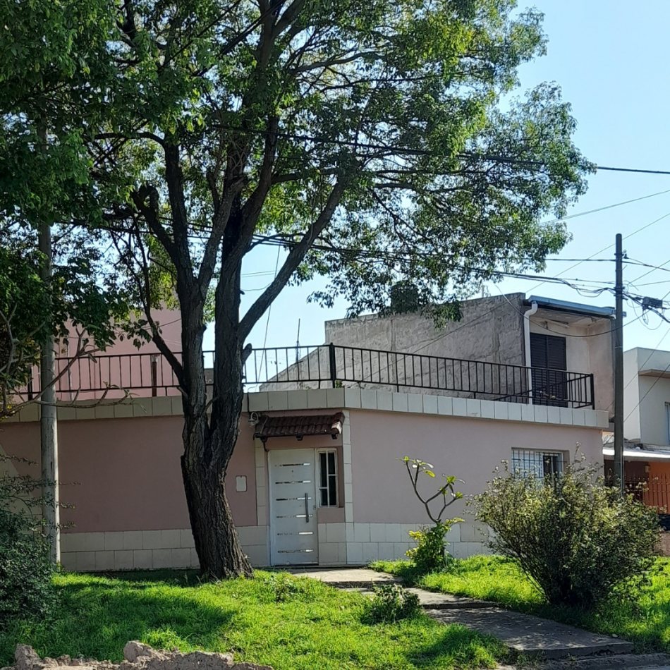 Foto Casa en Venta en Parana, Entre Rios - U$D 55.000 - pix1084451228 - BienesOnLine